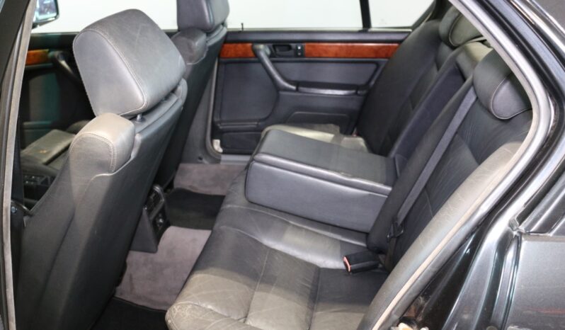 BMW 7-serie E32 750i V12 full