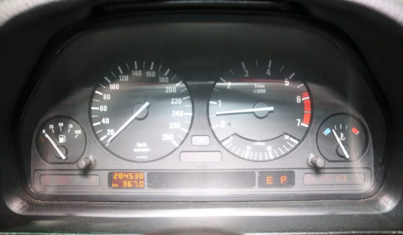 BMW 7-serie E32 750i V12 full