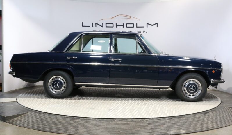 Mercedes-Benz 200-230 (W115) 200 Sedan full