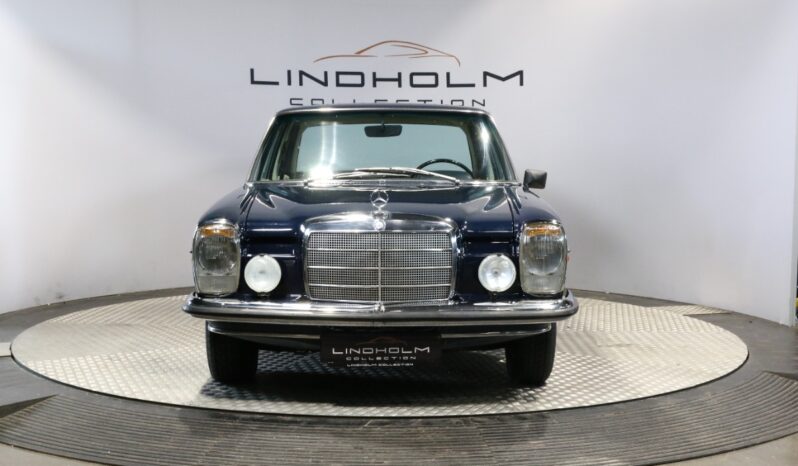 Mercedes-Benz 200-230 (W115) 200 Sedan full