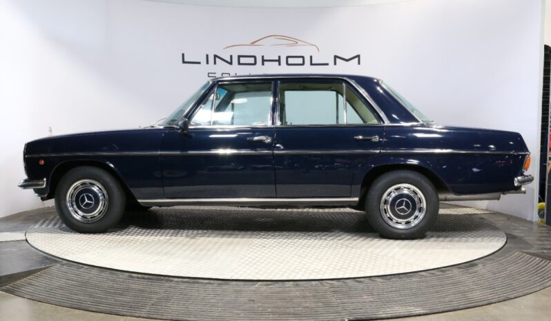 Mercedes-Benz 200-230 (W115) 200 Sedan full