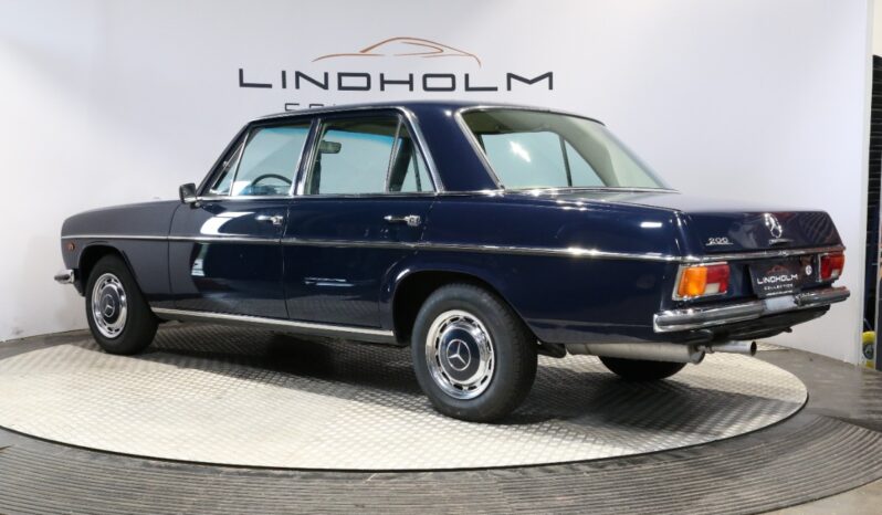 Mercedes-Benz 200-230 (W115) 200 Sedan full
