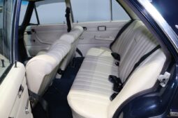 Mercedes-Benz 200-230 (W115) 200 Sedan full