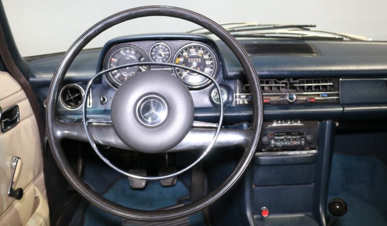 Mercedes-Benz 200-230 (W115) 200 Sedan full