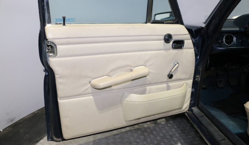 Mercedes-Benz 200-230 (W115) 200 Sedan full