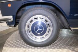 Mercedes-Benz 200-230 (W115) 200 Sedan full