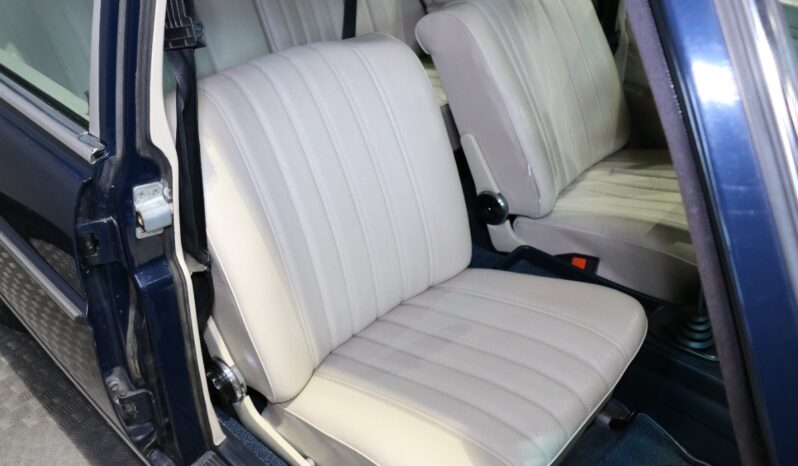 Mercedes-Benz 200-230 (W115) 200 Sedan full