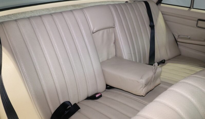 Mercedes-Benz 200-230 (W115) 200 Sedan full