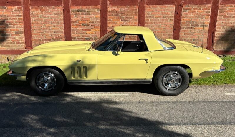 Chevrolet Corvette Sting Ray full