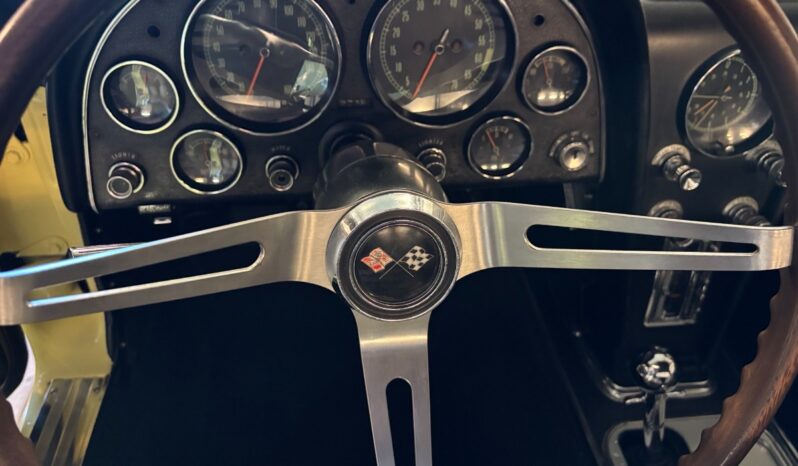 Chevrolet Corvette Sting Ray full