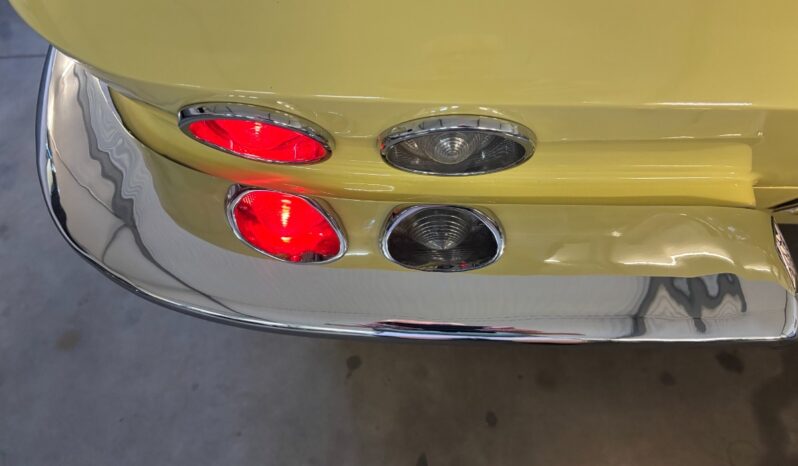 Chevrolet Corvette Sting Ray full