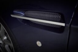 Aston Martin V8 Vantage full
