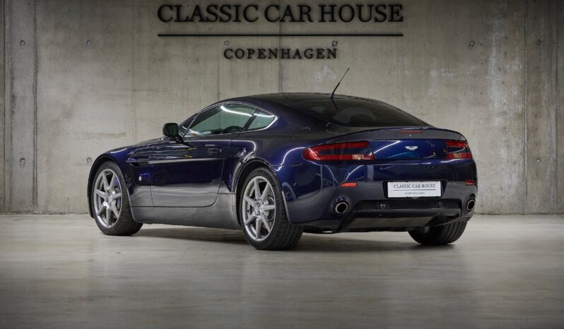 Aston Martin V8 Vantage full