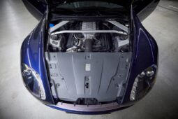 Aston Martin V8 Vantage full