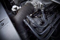 Aston Martin V8 Vantage full
