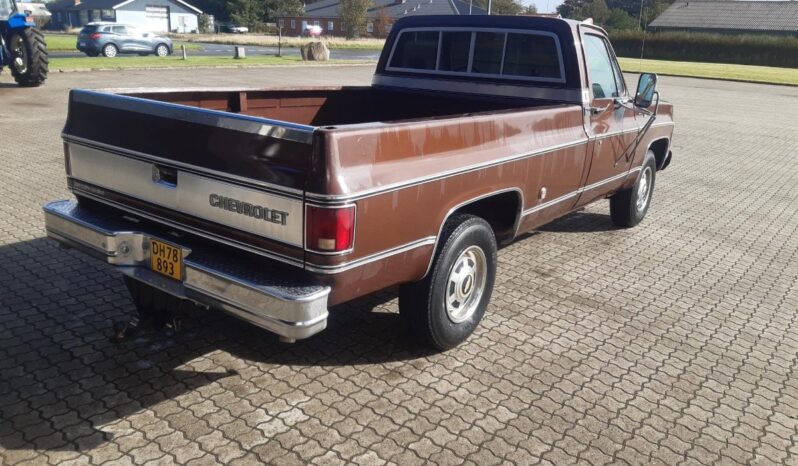 Chevrolet C30 Silverado Camper Special full