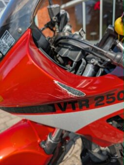 Honda VTR 250 full