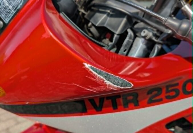 Honda VTR 250 full