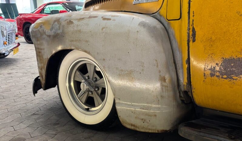 Chevrolet 3100 Stepside Short-bed V8 full