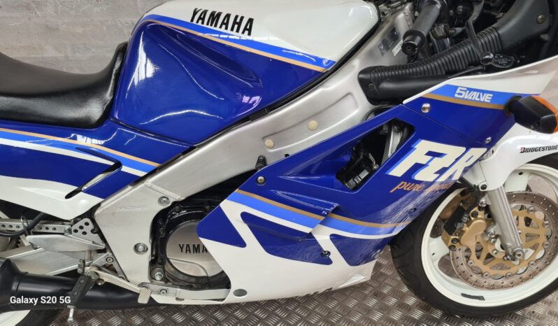 Yamaha FZR 1000 Genesis full