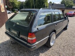 Mercedes-Benz E-Klasse (W124) 300TE 4Matic full