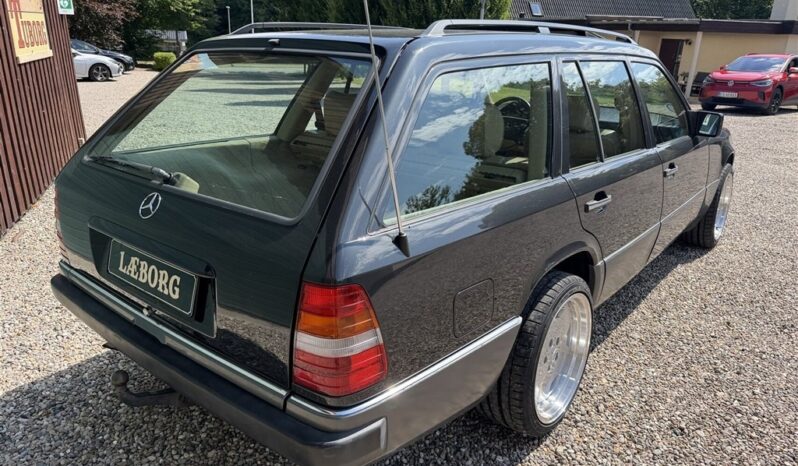 Mercedes-Benz E-Klasse (W124) 300TE 4Matic full