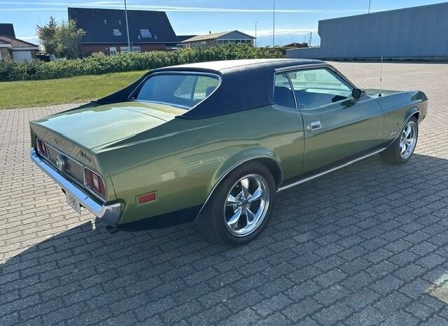 Ford Mustang coupe full