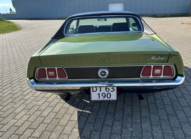 Ford Mustang coupe full