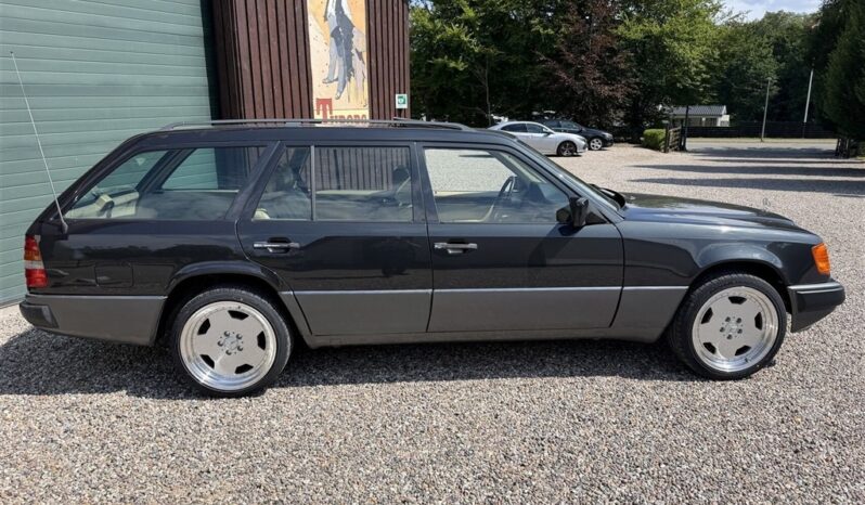 Mercedes-Benz E-Klasse (W124) 300TE 4Matic full