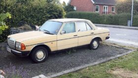 Mercedes-Benz 200-300 (W123) 230 E
