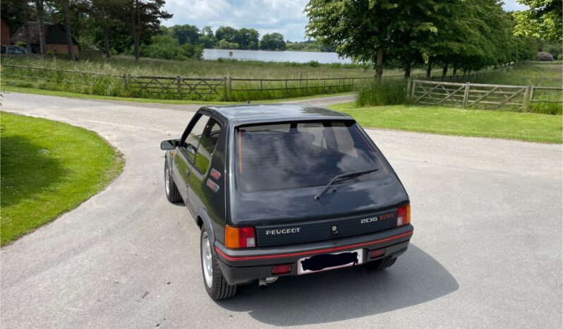 Peugeot 205 1,9 GTI full