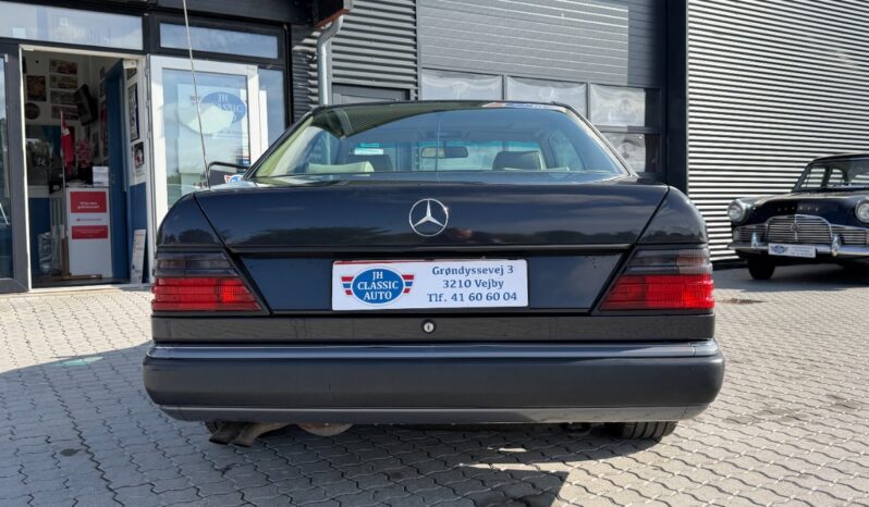 Mercedes-Benz 300 (W186) 300 CE Coupé full