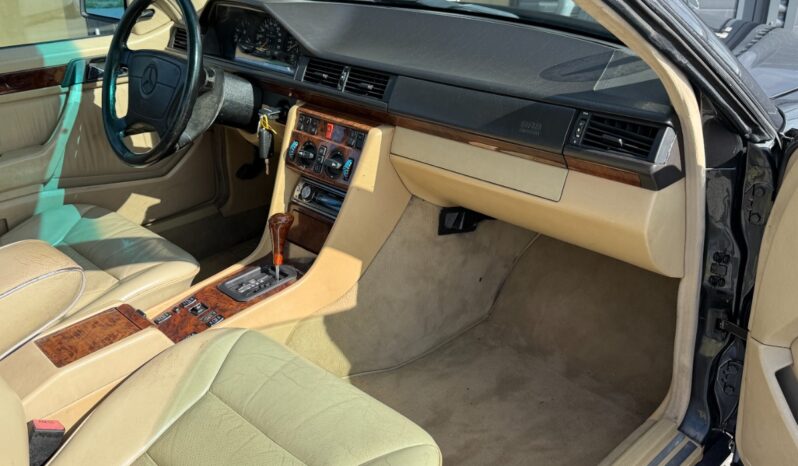 Mercedes-Benz 300 (W186) 300 CE Coupé full
