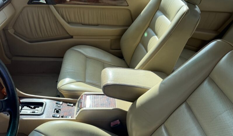 Mercedes-Benz 300 (W186) 300 CE Coupé full