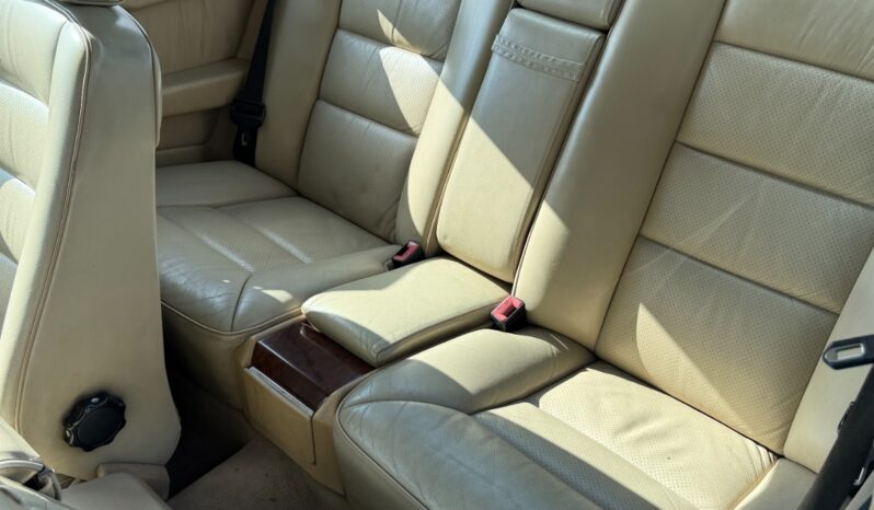 Mercedes-Benz 300 (W186) 300 CE Coupé full