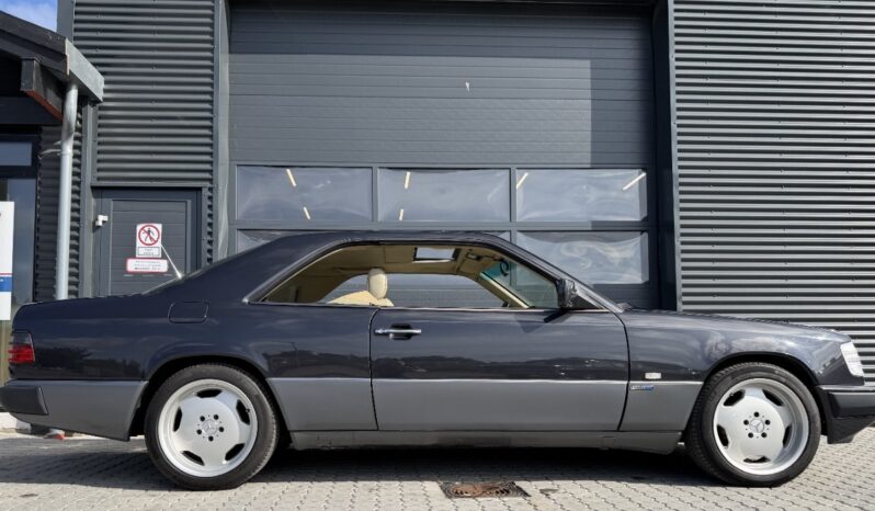 Mercedes-Benz 300 (W186) 300 CE Coupé full