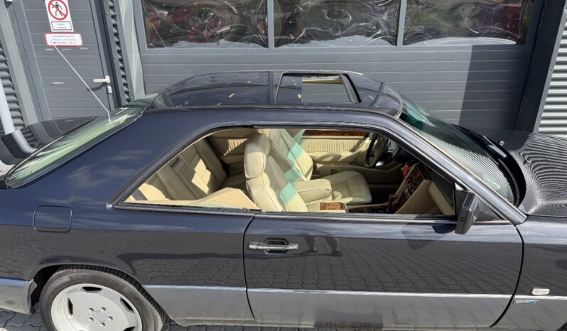 Mercedes-Benz 300 (W186) 300 CE Coupé full