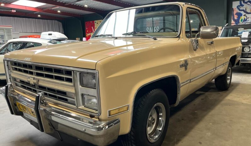 Chevrolet C10 C10 Silverado Pickup V8 full