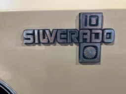 Chevrolet C10 C10 Silverado Pickup V8 full