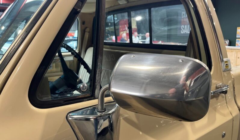 Chevrolet C10 C10 Silverado Pickup V8 full