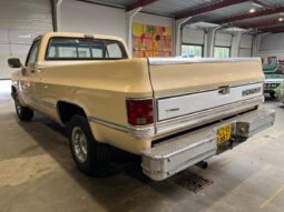 Chevrolet C10 C10 Silverado Pickup V8 full