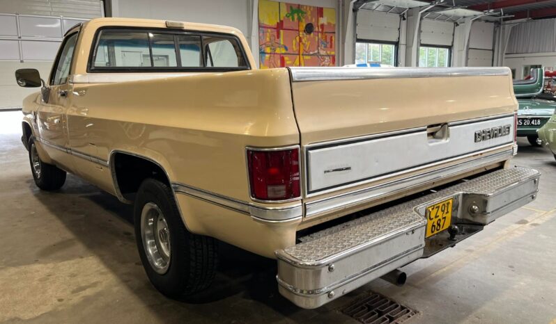 Chevrolet C10 C10 Silverado Pickup V8 full