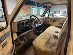 Chevrolet C10 C10 Silverado Pickup V8 full