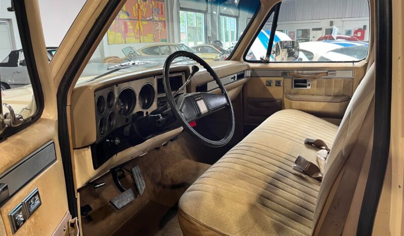 Chevrolet C10 C10 Silverado Pickup V8 full