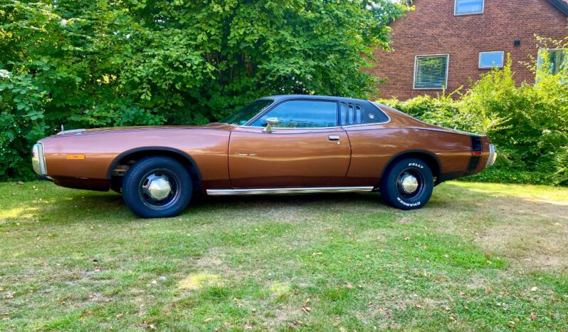 Dodge Charger SE full