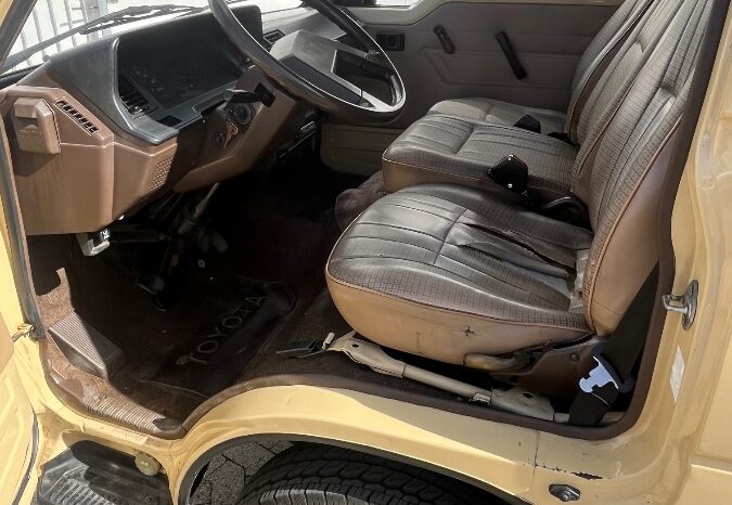 Toyota HiAce Hiace full