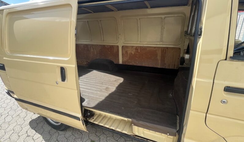 Toyota HiAce Hiace full