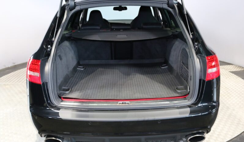 Audi RS RS6 V10 5.0 TFSI Avant full