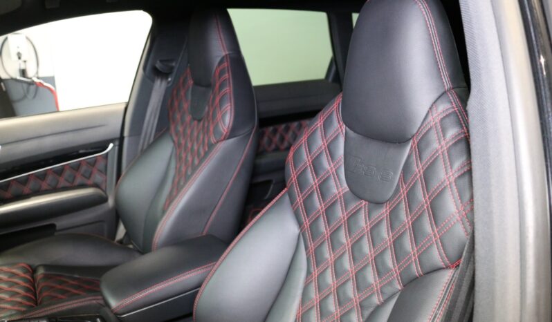 Audi RS RS6 V10 5.0 TFSI Avant full