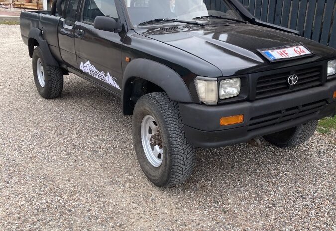 Toyota 1000 Hilux 4×4 full